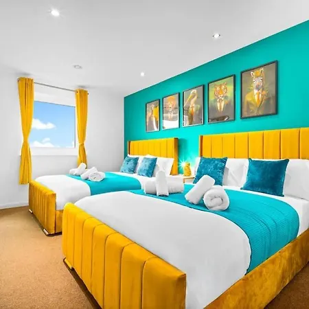 Apartment Spacious 2 Bed B'ham Cc With Parking Sleeps 7 *